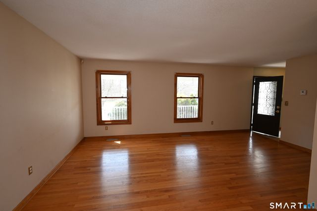 46 McMahon Lane, North Branford, CT 06471