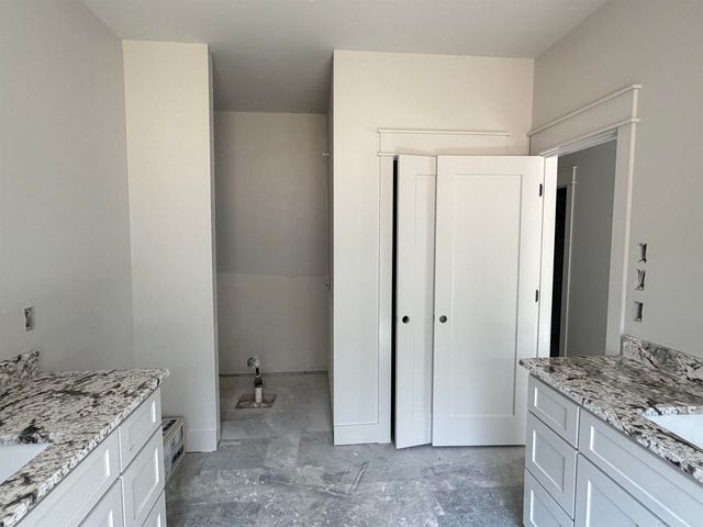 1136 Duke Drive, Bauxite, AR 72011
