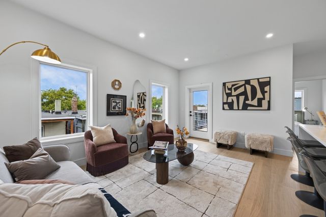 250 Bremen 306, Boston, MA 02128