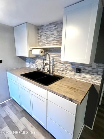 9172 2ND Avenue, Jacksonville, FL 32208