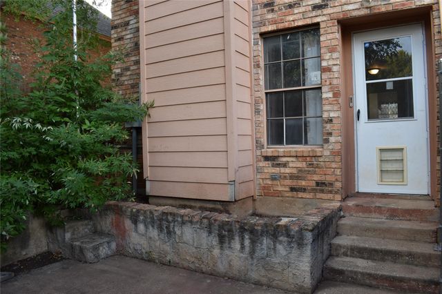 7415 Kingswood Drive, Fort Worth, TX 76133