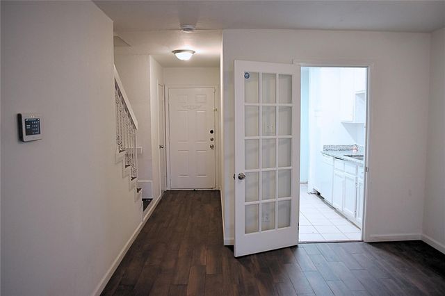 7415 Kingswood Drive, Fort Worth, TX 76133