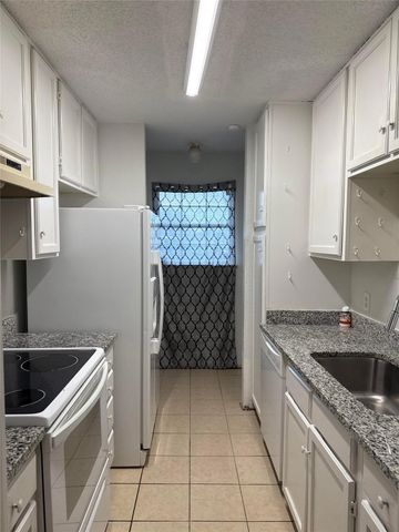 7415 Kingswood Drive, Fort Worth, TX 76133