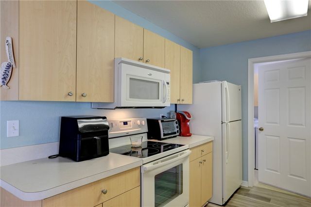 10 Felicidad Court, Fort Pierce, FL 34951