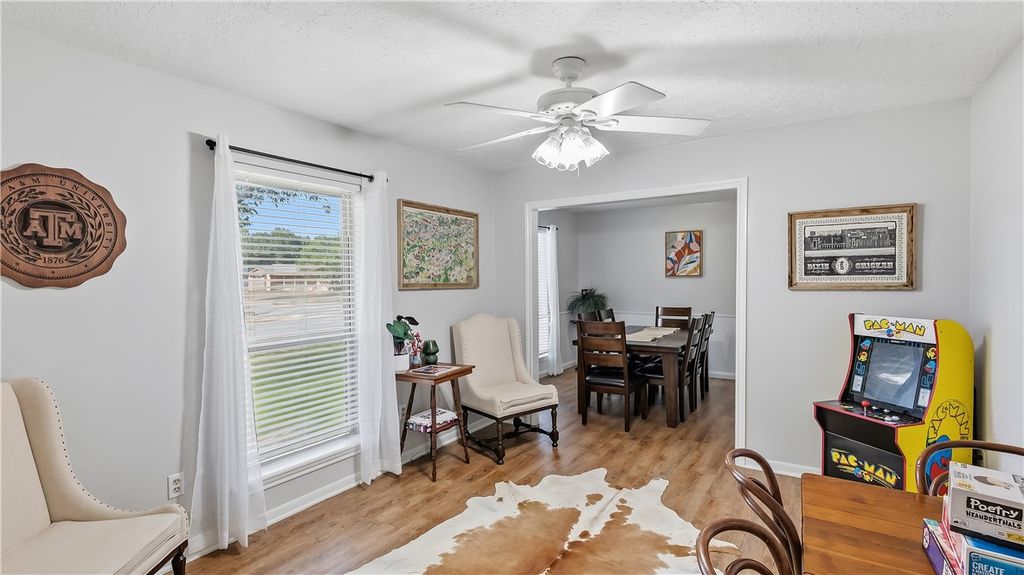 2401 Hillside Drive, Bryan, TX 77802 — photo 4