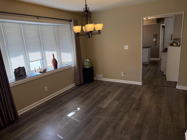 2089 S 107th STREET, West Allis, WI 53227