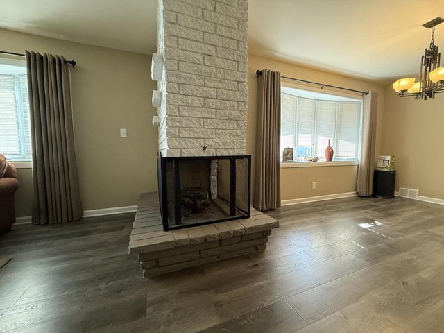 2089 S 107th STREET, West Allis, WI 53227