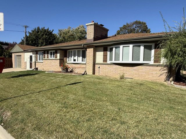 2089 S 107th STREET, West Allis, WI 53227