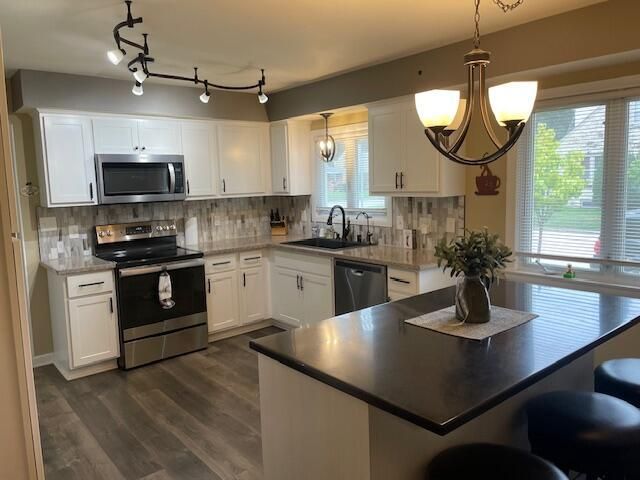 2089 S 107th STREET, West Allis, WI 53227