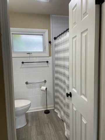 2089 S 107th STREET, West Allis, WI 53227