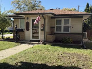 2089 S 107th STREET, West Allis, WI 53227