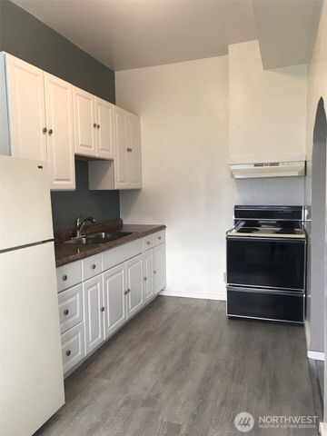 2147 Martin Luther King Jr Way, Tacoma, WA 98405