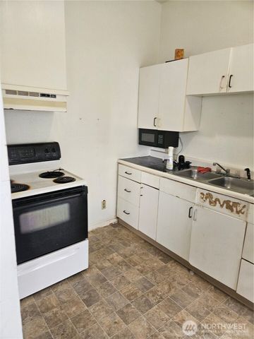 2147 Martin Luther King Jr Way, Tacoma, WA 98405