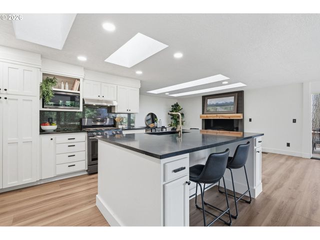 150 NARAIN Ct, Oregon City, OR 97045