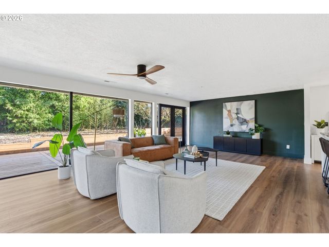 150 NARAIN Ct, Oregon City, OR 97045