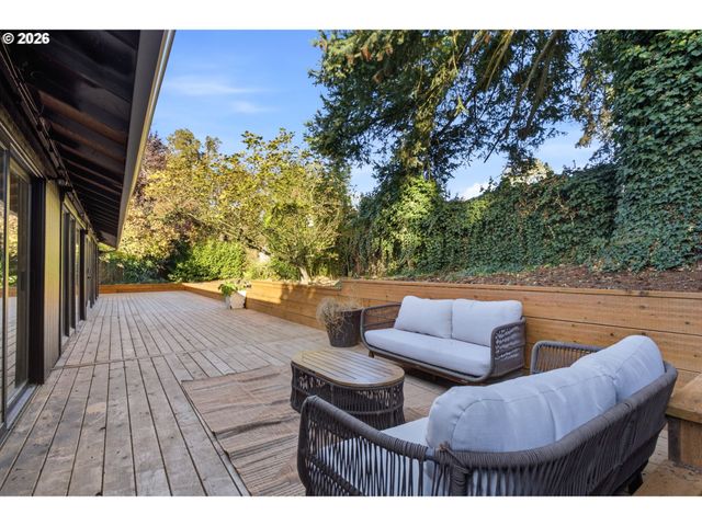 150 NARAIN Ct, Oregon City, OR 97045