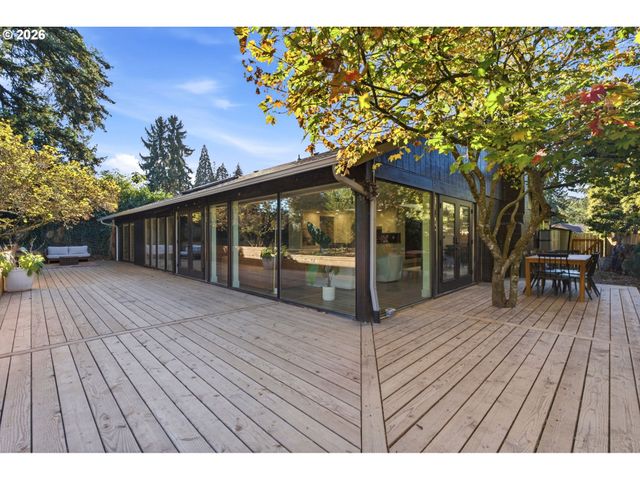 150 NARAIN Ct, Oregon City, OR 97045