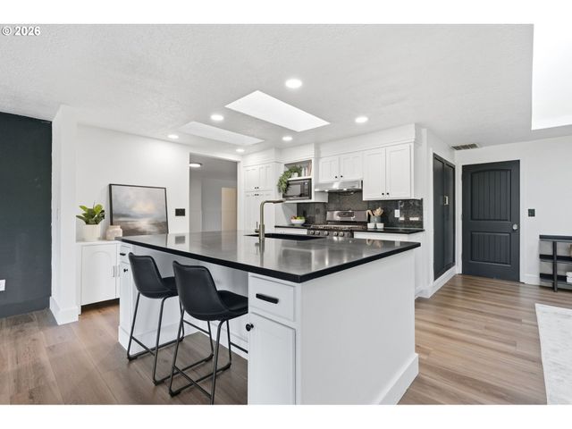 150 NARAIN Ct, Oregon City, OR 97045