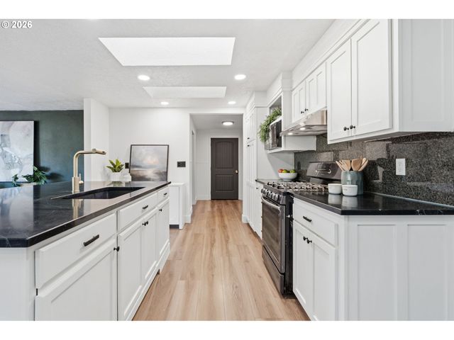 150 NARAIN Ct, Oregon City, OR 97045