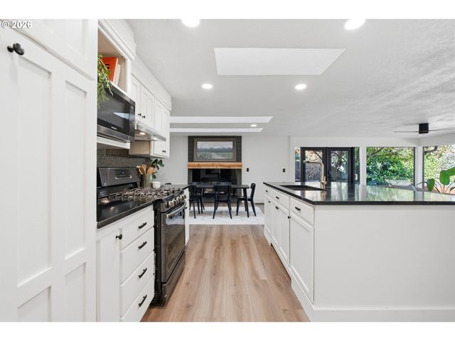 150 NARAIN Ct, Oregon City, OR 97045