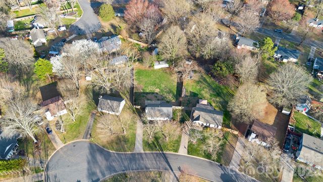 6724 Woodwedge Drive, Charlotte, NC 28227