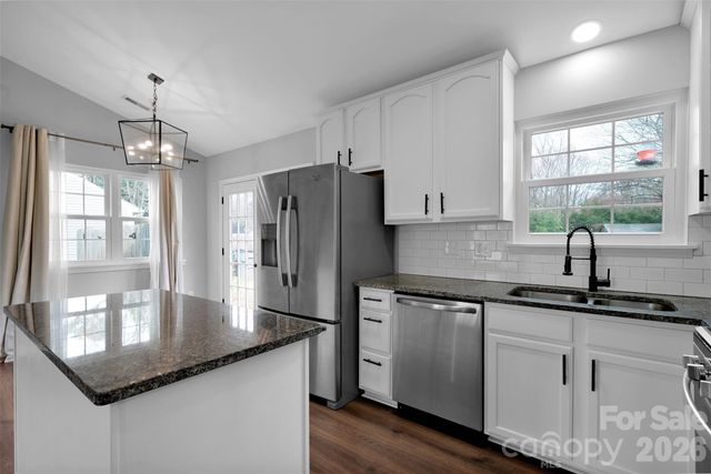 6724 Woodwedge Drive, Charlotte, NC 28227