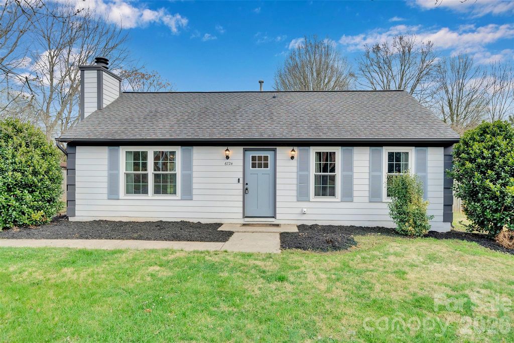 6724 Woodwedge Drive, Charlotte, NC 28227