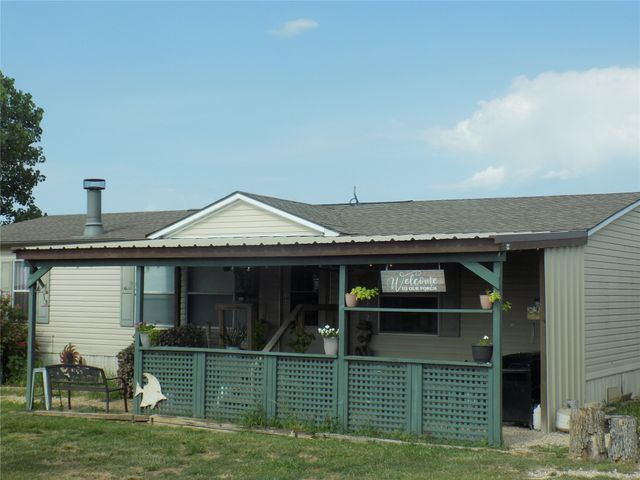 192 Salt Grass Circle, Poolville, TX 76487
