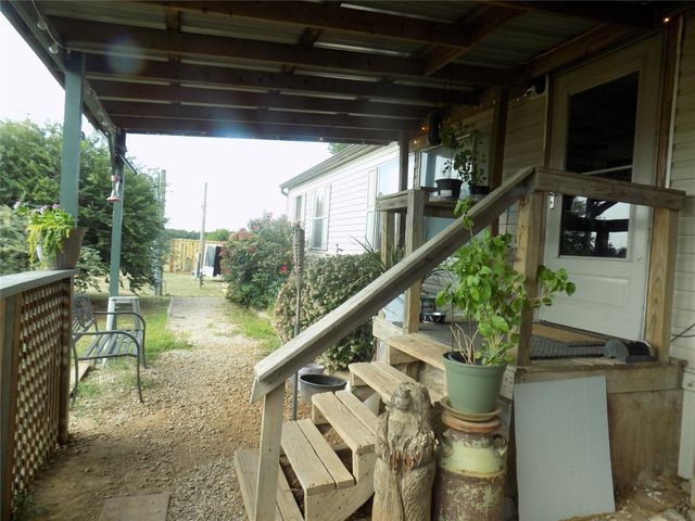 192 Salt Grass Circle, Poolville, TX 76487