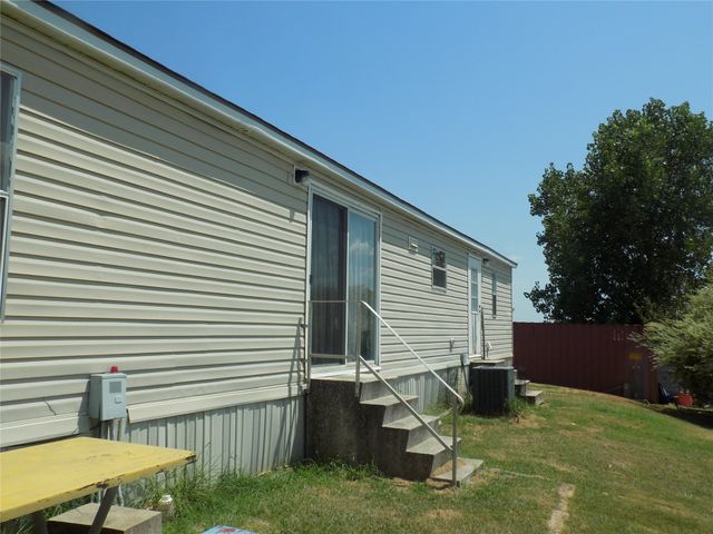 192 Salt Grass Circle, Poolville, TX 76487