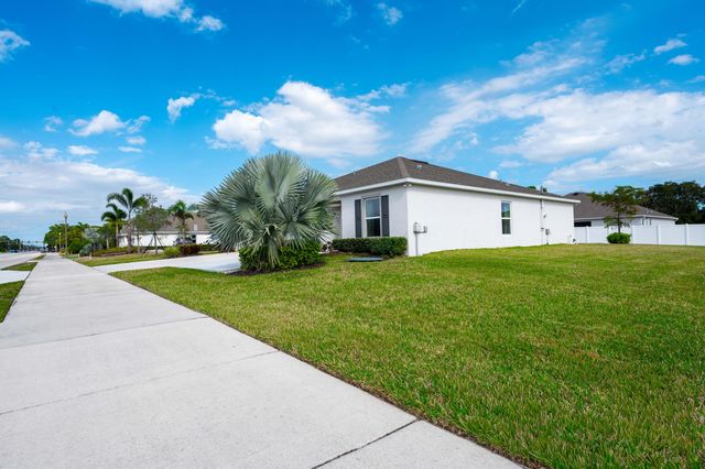 573 SW Bayshore Boulevard, Port St. Lucie, Port St Lucie, FL 34984