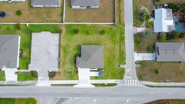 573 SW Bayshore Boulevard, Port St. Lucie, Port St Lucie, FL 34984