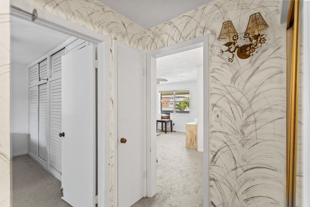 30 SE 13th Street B3, Boca Raton, FL 33432