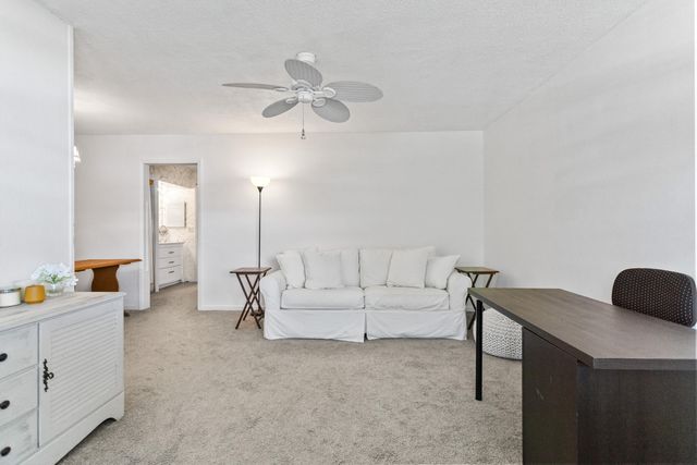 30 SE 13th Street B3, Boca Raton, FL 33432