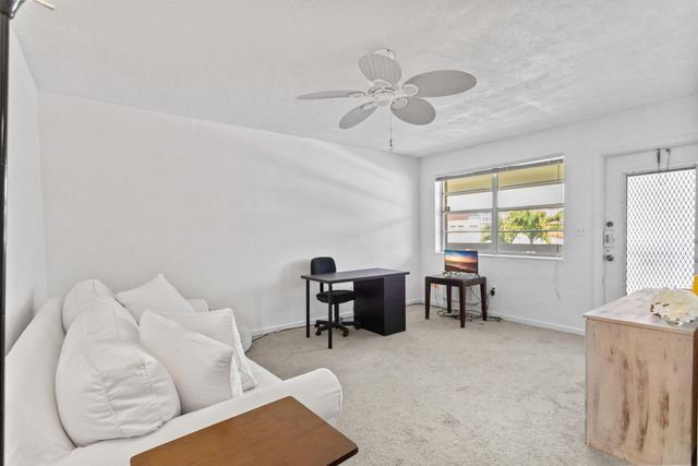 30 SE 13th Street B3, Boca Raton, FL 33432