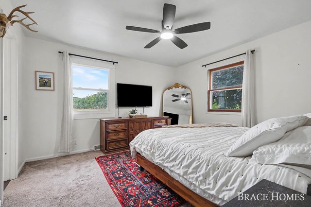 2880 15 Mile Road NW, Sparta, MI 49345