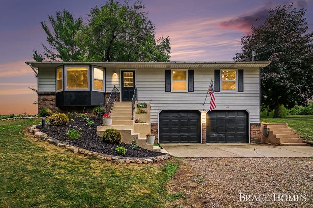2880 15 Mile Road NW, Sparta, MI 49345