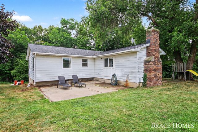2880 15 Mile Road NW, Sparta, MI 49345