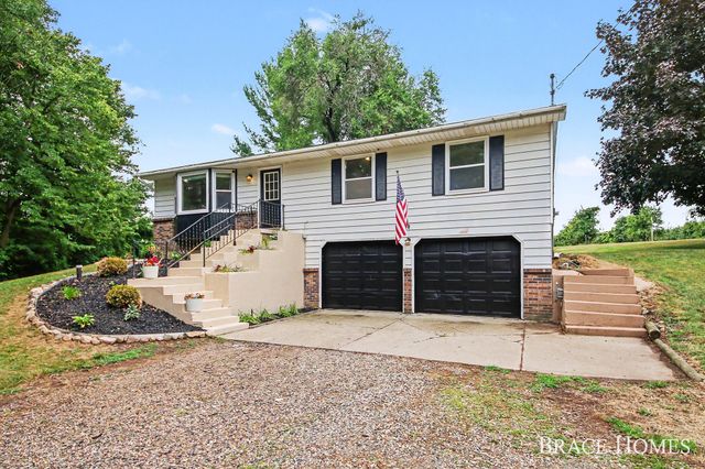 2880 15 Mile Road NW, Sparta, MI 49345