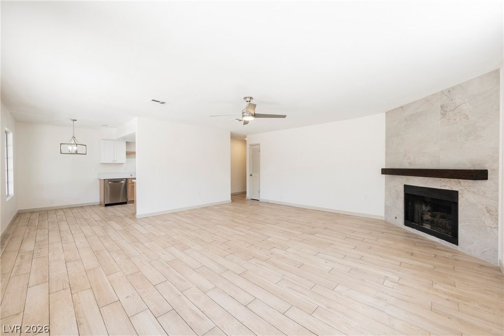 1612 Crest Haven Avenue, Las Vegas, NV 89108 — photo 3