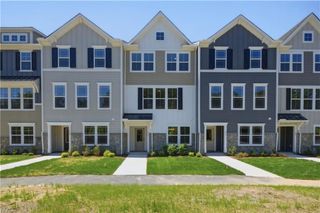 13 Bracewell LN, Yorktown, VA 23692