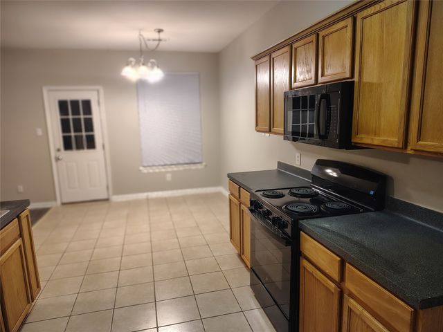 1007 Boquillas Court, Dallas, TX 75217