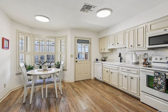 2611 Eisenhauer Rd Apt 1403, San Antonio, TX 78209