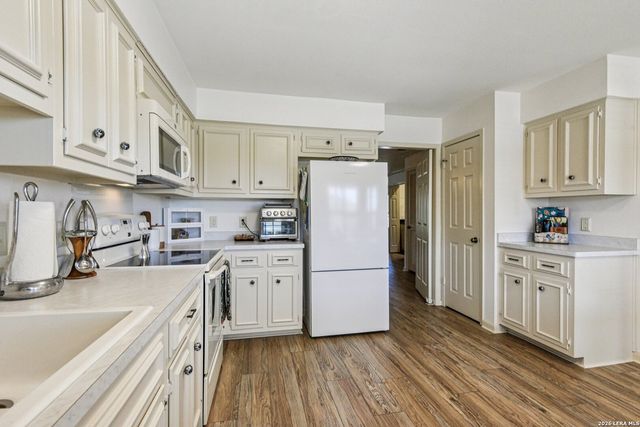 2611 Eisenhauer Rd Apt 1403, San Antonio, TX 78209