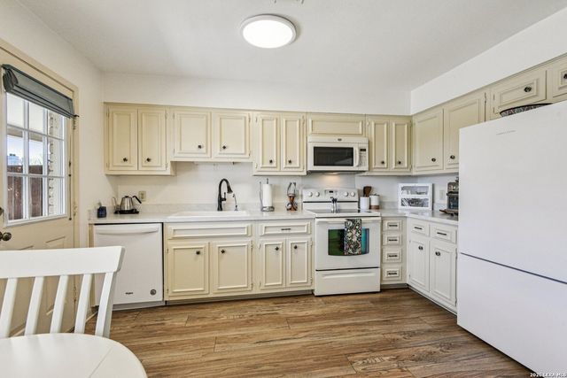 2611 Eisenhauer Rd Apt 1403, San Antonio, TX 78209