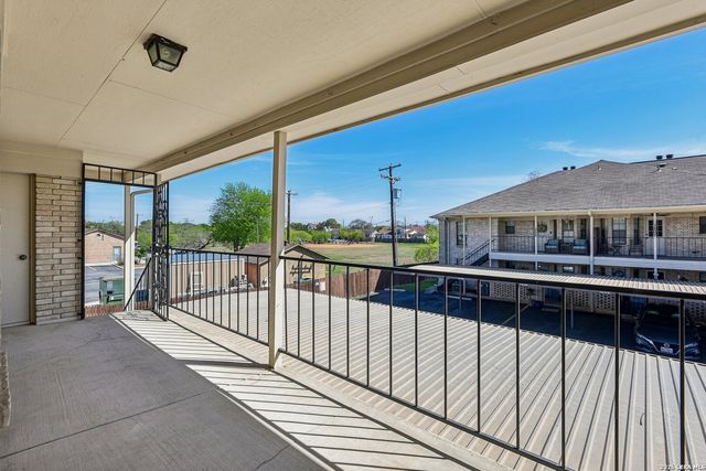 2611 Eisenhauer Rd Apt 1403, San Antonio, TX 78209