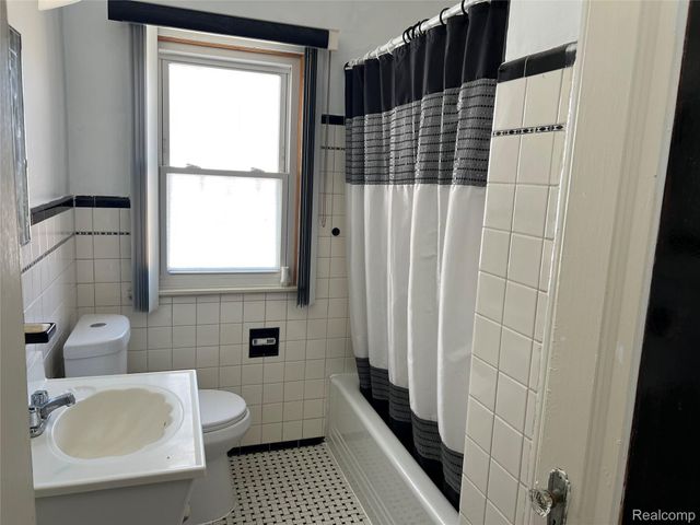 5773 Lakewood Street, Detroit, MI 48213