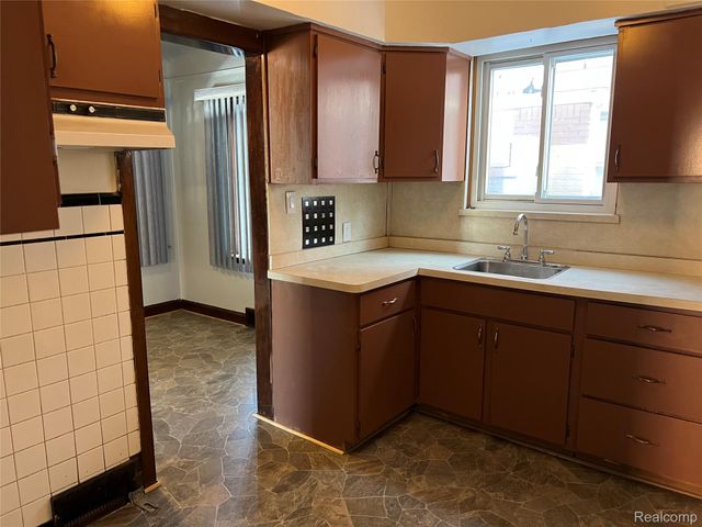 5773 Lakewood Street, Detroit, MI 48213