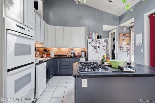 2706 Genes Drive, Auburn Hills, MI 48326