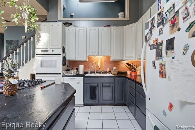 2706 Genes Drive, Auburn Hills, MI 48326